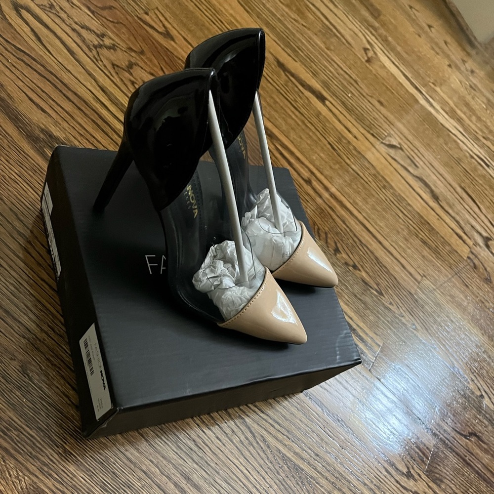 Fashion Nova Black and Tan Pump Heels - Never Worn